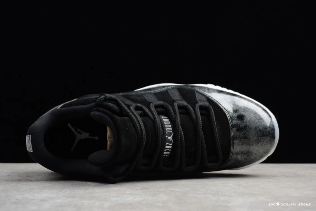 Low 11 Retro Air 
